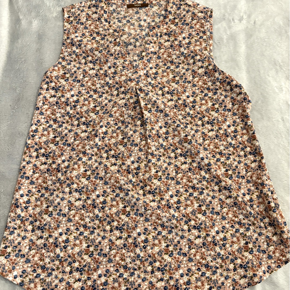 Women’s Sleeveless Blouse size L